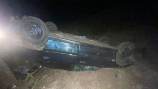 В Воронежской области в перевёрнутом Renault пострадала 19-летняя девушка