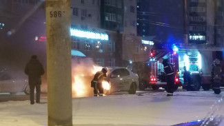 Таксист сбежал из горящей машины после массового ДТП в Воронеже 