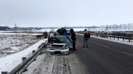 На трассе под Воронежем два человека погибли из-за отсоединившегося прицепа фуры