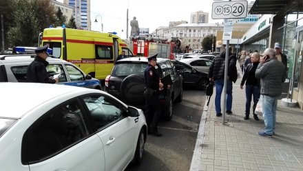 Грабитель в маске угрожал взорвать Сбербанк в центре Воронежа