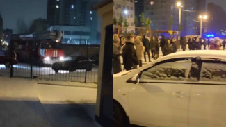 Ночной пожар вспыхнул в воронежском ЖК «Невский»