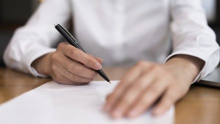 Лишённая лицензии УК под Воронежем неоднократно привлекалась за грубые нарушения