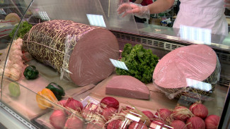 На фестивале сыра в Воронеже приготовили 60-килограммовую докторскую колбасу