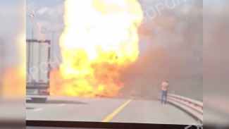 Появилось видео взрыва машины на воронежской трассе у Борового