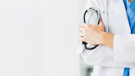 Среднемесячная зарплата воронежского врача за 9 месяцев составила 73,7 тысяч