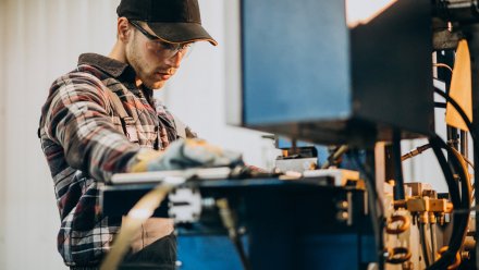 Воронежскому слесарю отказались выплачивать 120 тысяч за неиспользованные отпуска