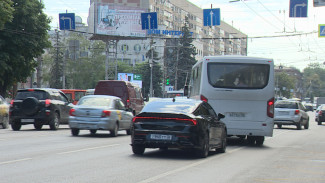 Экипажи ГИБДД и эвакуация авто. Чем обернулся несостоявшийся бунт маршрутчиков в Воронеже