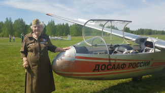 Воевавшая за Воронеж 99-летняя «железная бабушка» полетала на планере