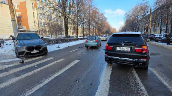 Владельцем сбившей 2 женщин BMW может быть известный воронежский бизнесмен