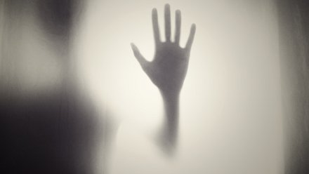 Умершей на улице Суворова оказалась 32-летняя жительница Воронежа