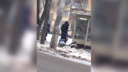Возле газетного киоска в Воронеже скончался пенсионер