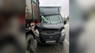 Водитель грузовика пострадал в ДТП с эффектом домино в Воронеже