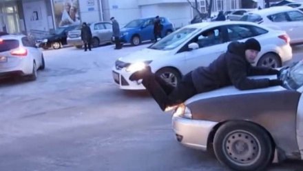 Скандально известный воронежский блогер избежал наказания за 11 автоподстав