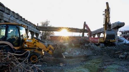 В Воронеже полностью разобрали четвёртый пролёт путепровода на 9 Января