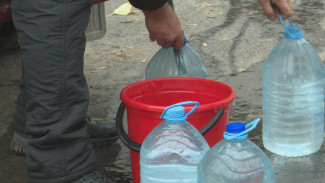 Жителям Левого берега Воронежа из-за коммунального бедствия организовали подвоз воды