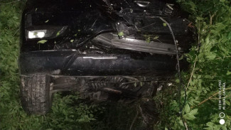 В Воронеже в перевернувшемся автомобиле пострадали двое пассажиров
