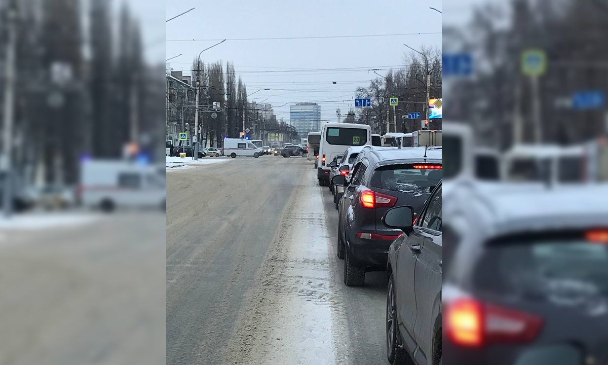 В Воронеже заклинило светофор на улице Брусилова – Новости Воронежа и  Воронежской области – Вести Воронеж