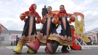 Традиции, пронесённые сквозь года. В Бутурлиновке прошёл «Праздник сапога»