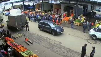 Массовая драка торговцев и арендаторов произошла на рынке в Воронеже
