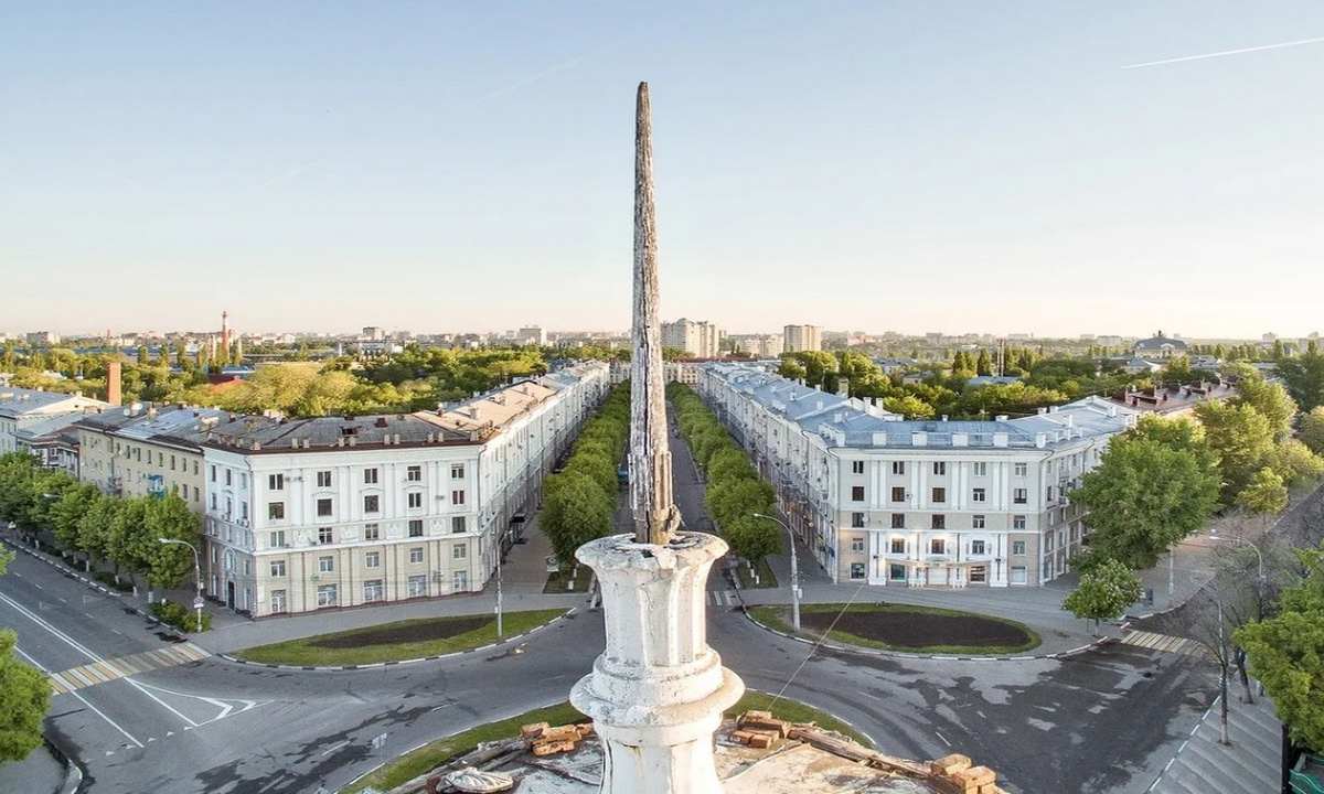 Со «сталинки» в центре Воронежа исчез деревянный шпиль – Новости Воронежа и  Воронежской области – Вести Воронеж