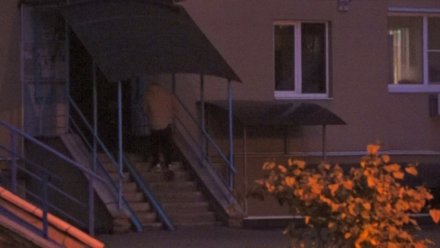 Воронежский Следком поделился подробностями убийства мужчины на лестничной клетке