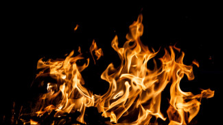 Женщина попала в больницу с ожогами после пожара в воронежском селе