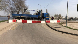 В Воронеже закроют часть парковки на дамбе Чернавского моста