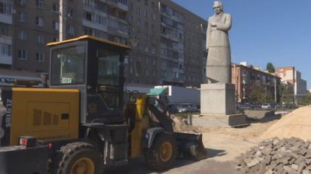 В Воронеже возобновили благоустройство территории у памятника Кольцову