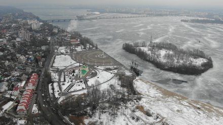 Белгородцы устроили соревнования по рыбалке на весеннем льду Воронежского водохранилища