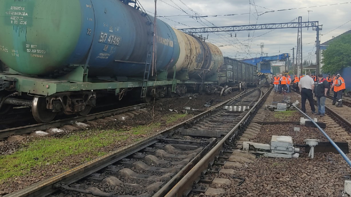 Поезд с углём сошёл с рельсов на станции в Воронежской области – Новости  Воронежа и Воронежской области – Вести Воронеж