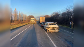 В Воронежской области при столкновении 4 машин пострадали два человека