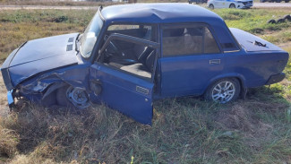 Ребёнок и двое взрослых пострадали в ДТП с «семёркой» и Skoda под Воронежем