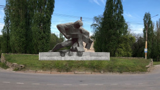 Воронежские общественники предложили воссоздать памятник «Солдату, ломающему свастику»