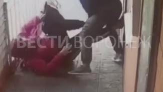 Появилось видео убийства в Липецке, после которого нападавший сбежал в Воронеж (18+)