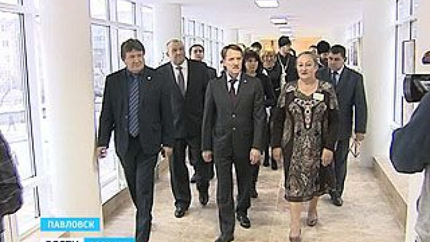 Глава региона Алексей Гордеев с рабочим визитом посетил Павловск