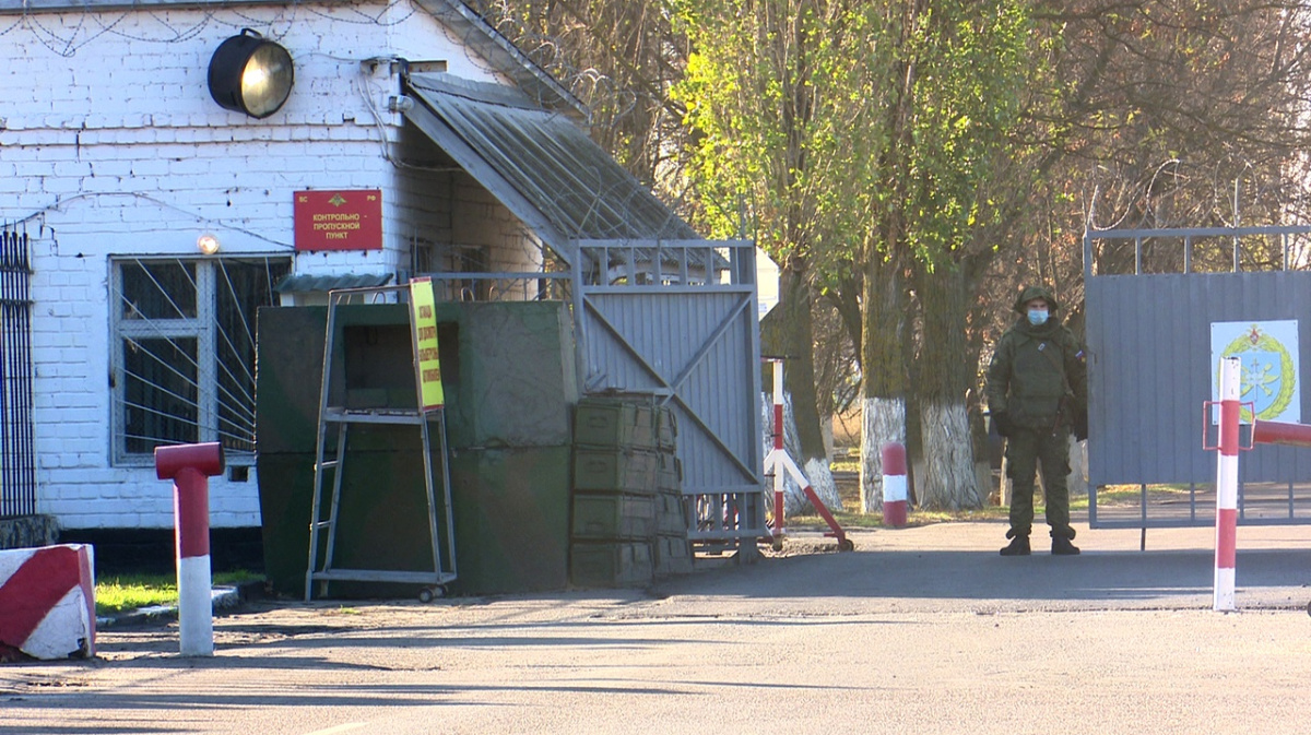 Закрыт телом. Расстрел в воинской части Белгородской области. Служба на Балтимор Воронеж. Расстрел военных в Макеевке. Расстрел.солдат в Богучар.