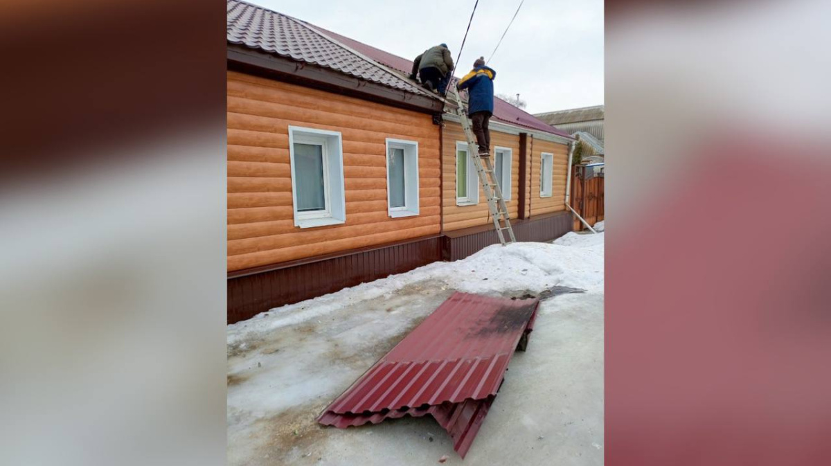 В Воронеже начали восстанавливать повреждённый после падения БПЛА дом |  17.02.2024 | Воронеж - БезФормата