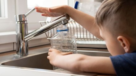В трёх школах Воронежской области обнаружили опасную для детей воду