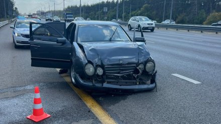 Водитель Mercedes протаранил легковушку на Московском проспекте: есть пострадавшие