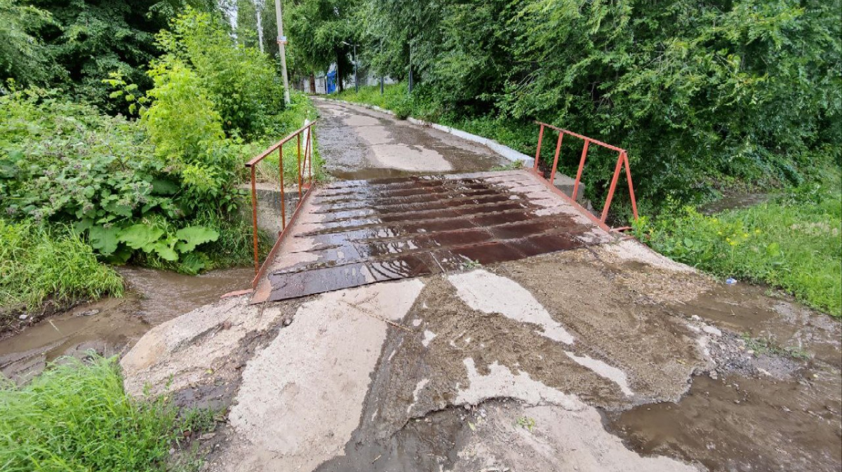 Три улицы Воронежа затопило из-за коммунальной аварии | 11.07.2023 |  Воронеж - БезФормата