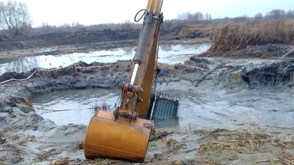 В Воронеже утвердили штраф в 475 тысяч для утопившей экскаватор в Усманке  фирмы – Новости Воронежа и Воронежской области – Вести Воронеж