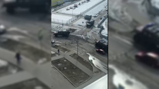 Воронежцы заметили скопление военных машин на окраине города