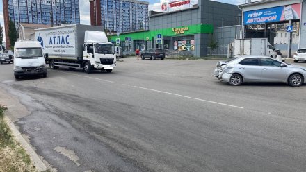 В Воронеже в ДТП с автобусом пострадала десятилетняя девочка