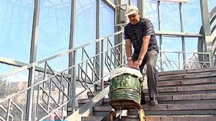 Стеклянный переход у автовокзала никак не могут довести до ума