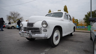 В Воронеже прошёл автопробег ретромашин