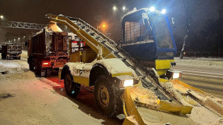 За ночь с улиц Воронежа вывезли более 8 тыс. кубометров снега