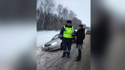 В Воронежской области 31-летняя автомобилистка вылетела в кювет и застряла