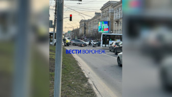 Два мотоциклиста столкнулись у «Галереи Чижова» в Воронеже