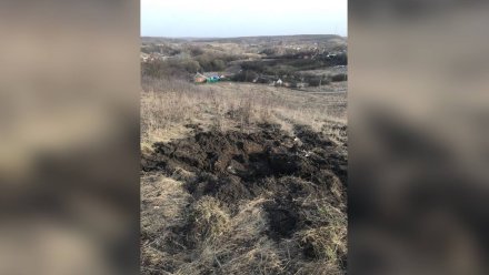 Белгородский губернатор показал фото с места взрывов в двух приграничных сёлах