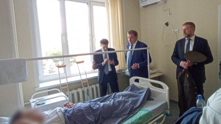 Сенатор Сергей Лукин встретился с ранеными на СВО бойцами из Воронежской области